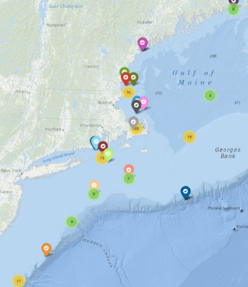 Screenshot of web display from November 22, 2019 showing locations of 370 hauls reporting bottom temperature in the previous month with more than a dozen boats reporting